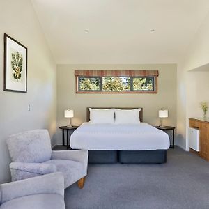Zimmer mit Kingsize-Bett